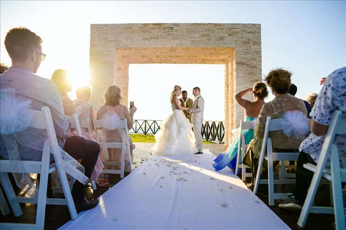 Photos de mariage à Èze : Comment les réussir ?   