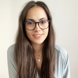 Laure (Graphiste multisupport) , un développeur de site web à Tassin-la-Demi-Lune